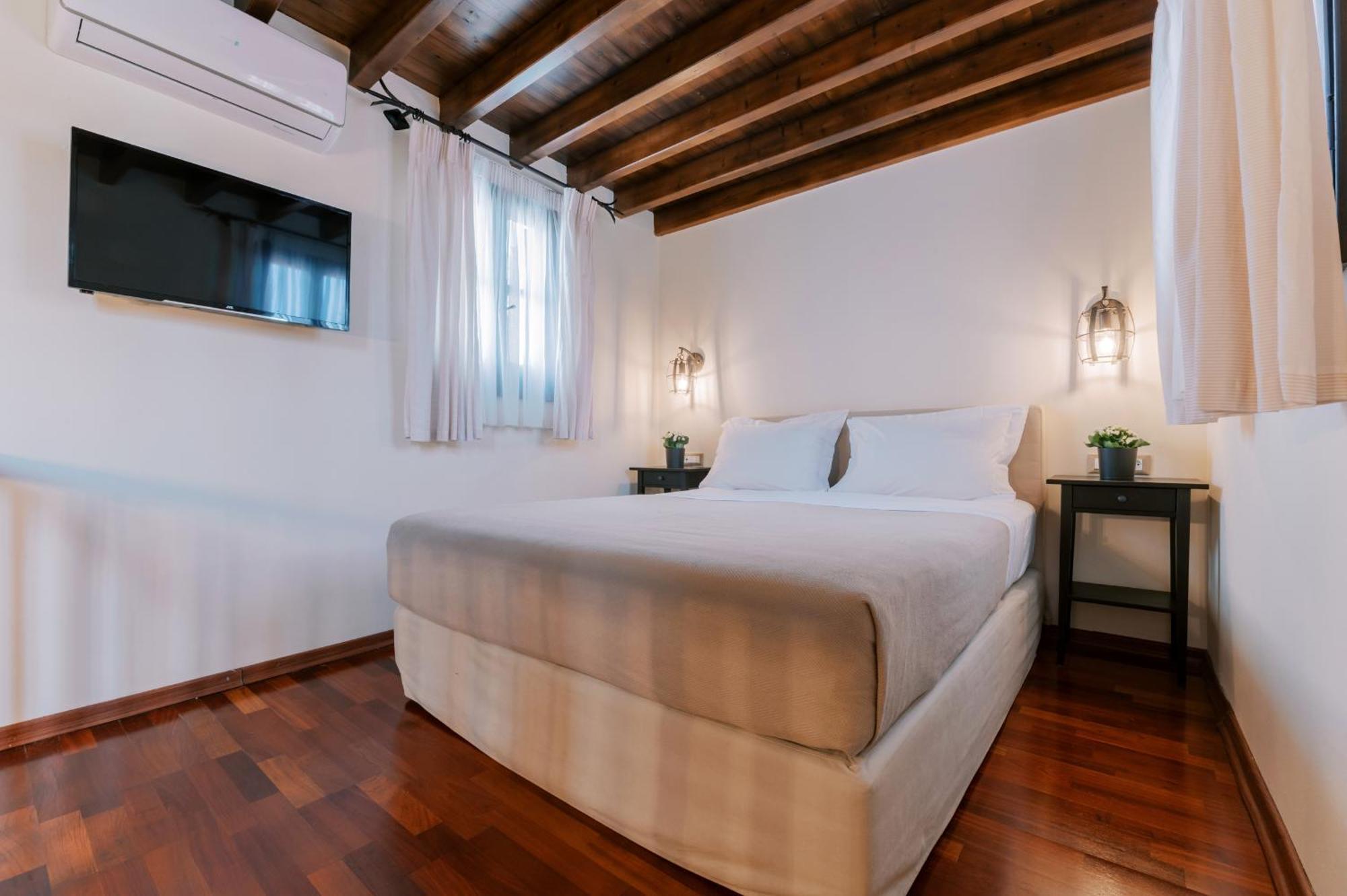Suite with Terrace,1679587077:JPEG